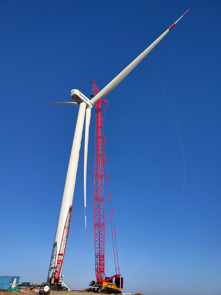 華能天鎮天臺山98MW風電項目風電機組吊裝工程